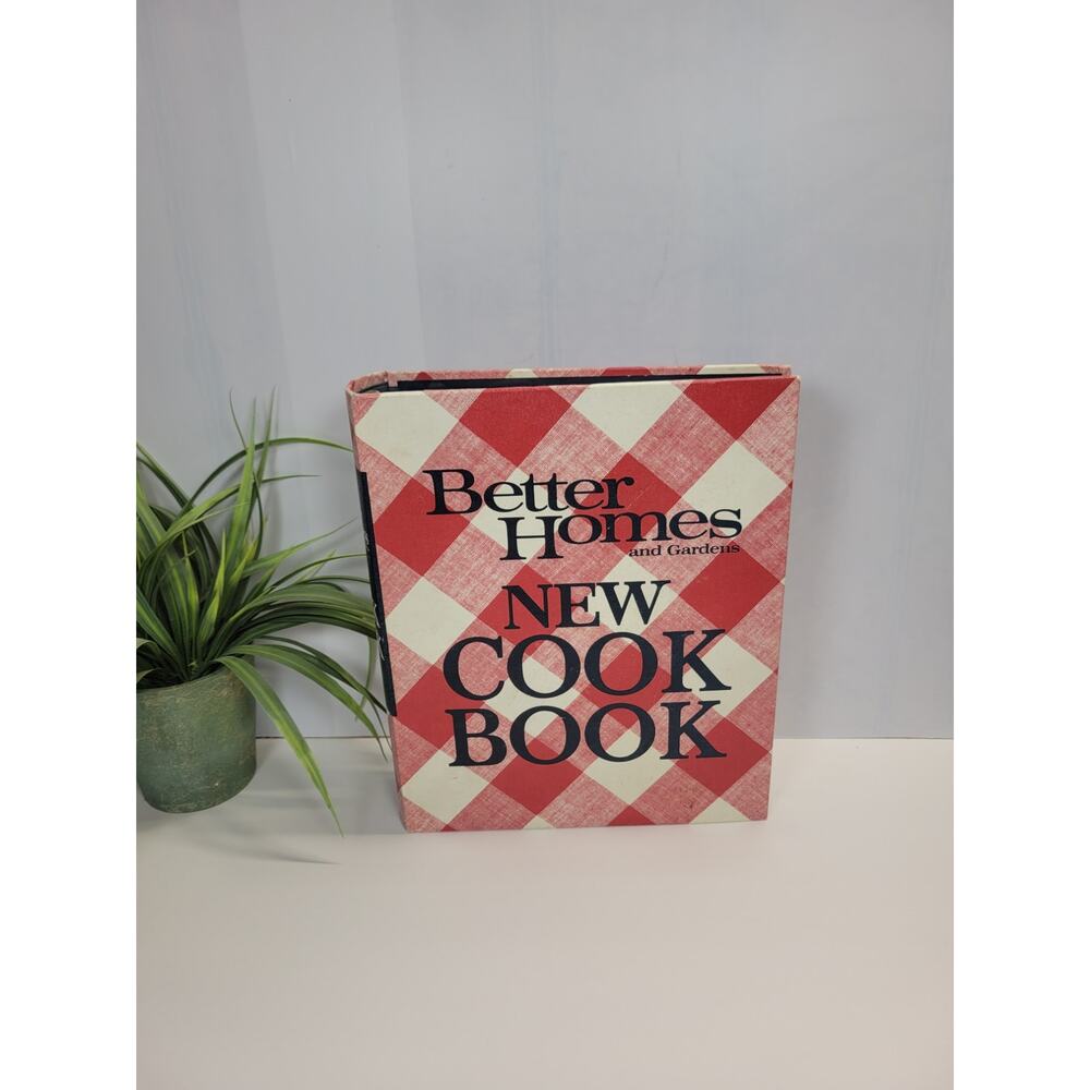 Vintage Better Homes and Gardens New Cookbook 1970 Third Printing